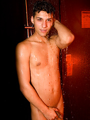 Guest Star Eurasian boy Aladin jerk off