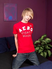 Str8 american boy in solo jerking session