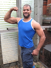 Roman arrived from the gym ready for his solo action