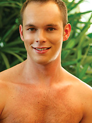 Gay studs Devin Adams and Diego Vena sucking and fucking