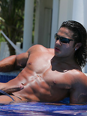 Hung and muscled stud Narcisso Oziel