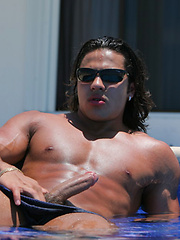 Hung and muscled stud Narcisso Oziel