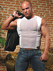 Real big bodybuilder Troy Hammer