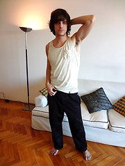 Nico is a laidback 20 year old kid from Argentina