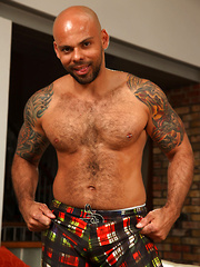 Vitor is a highly sexed Brazilian guy from Rio