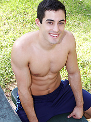 Straight guy Grant showing his beefy body