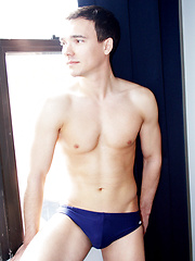 Russian Stud Avery Dylan Jacks Off!