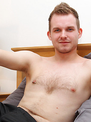 Gorgeous Louis Goodwin loves some kinky action