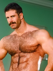 Pete Kuzak sexy pics